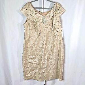 London Times Woman Champagne Dress NWT Size 20